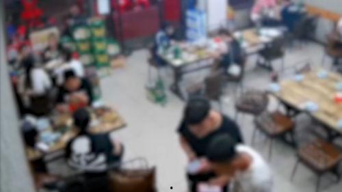 唐山打人爆料小伙视频最新,小伙挺身而出，勇敢揭露暴力真相